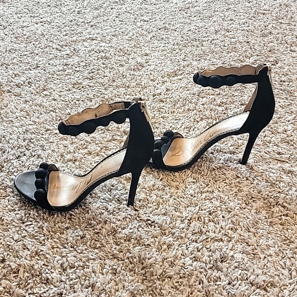 *** SOLD*** Sam Edelman Black Heels - Picture 3 of 4